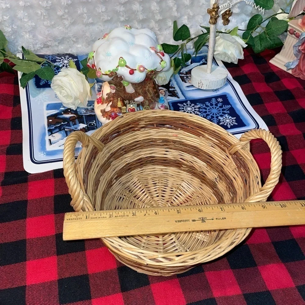 Vintage Round 9” Circumference wicker Basket